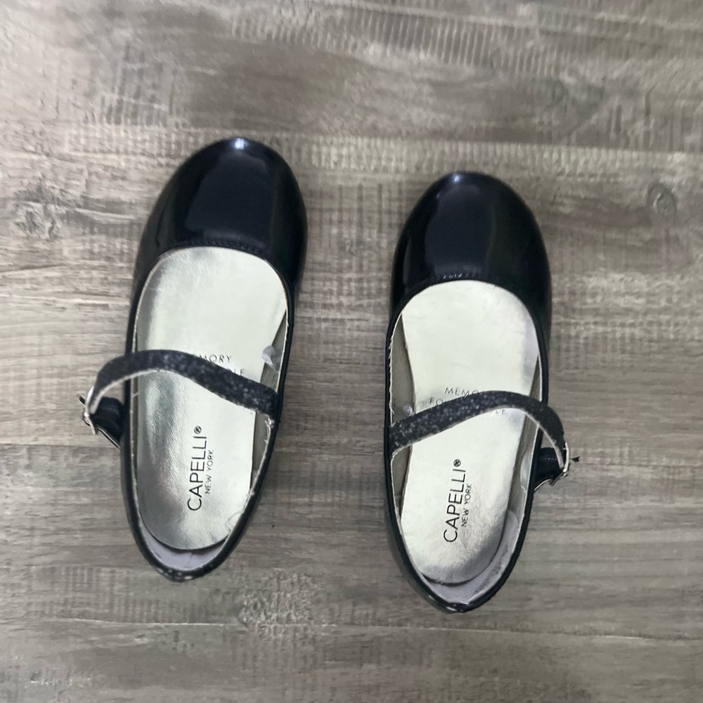 Size 8T Capelli of New York Black Dress Shoes Elegant Design